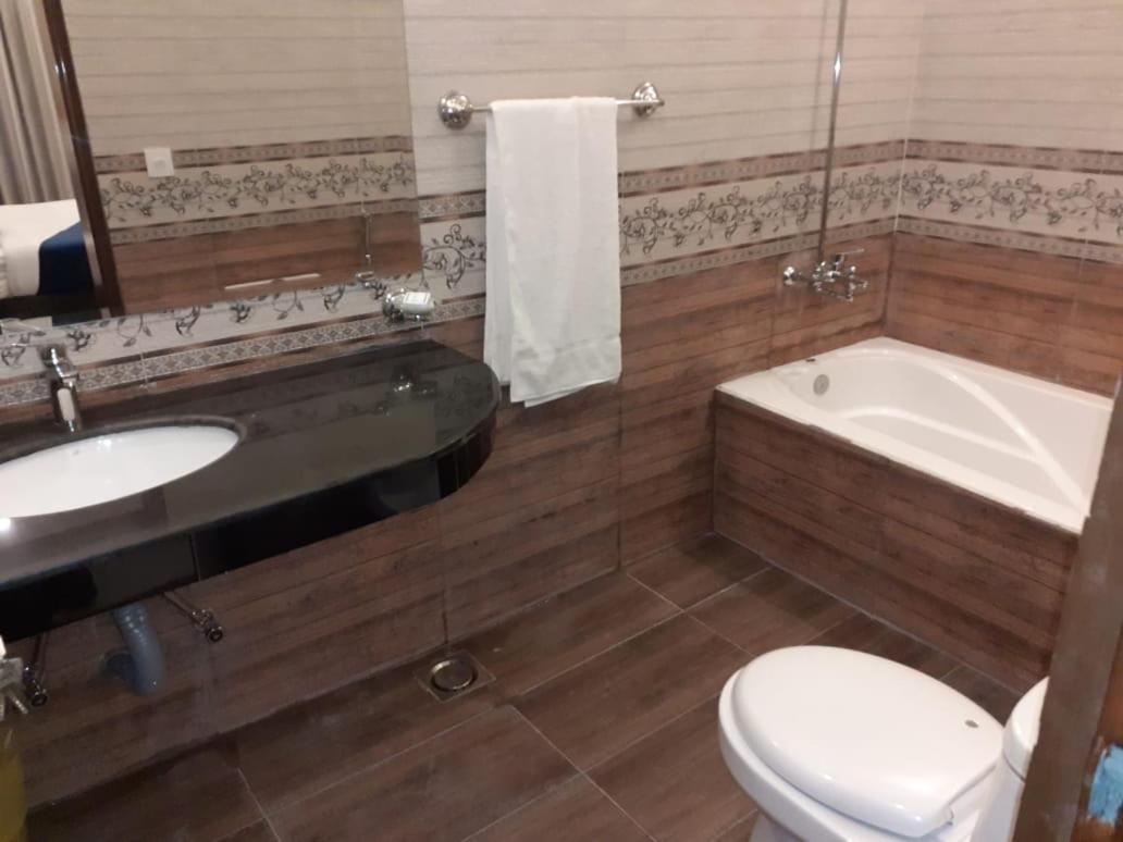 Hotel Noor Plaza Lahore Cameră foto